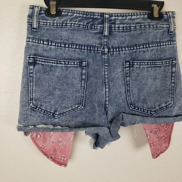 Women's Kreamy Denim Red Kerchief Bandana Pockets Distressed Cuff Off Shorts LRG - Picture 7 of 10